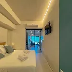 Beachfront, Stunning View And Parking 아파트 포르토 산텔피디오
