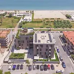 Apartmán Beachfront, Stunning View And Parking