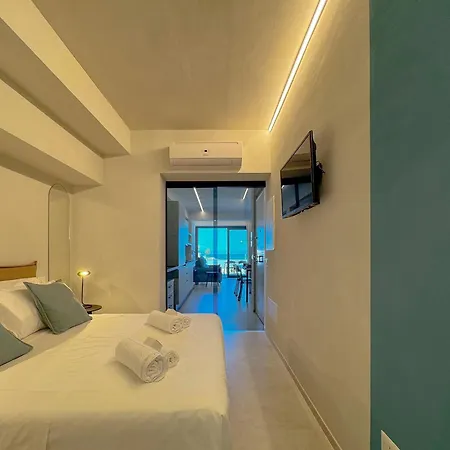 Beachfront, Stunning View And Parking Apartamento Porto SantʼElpidio