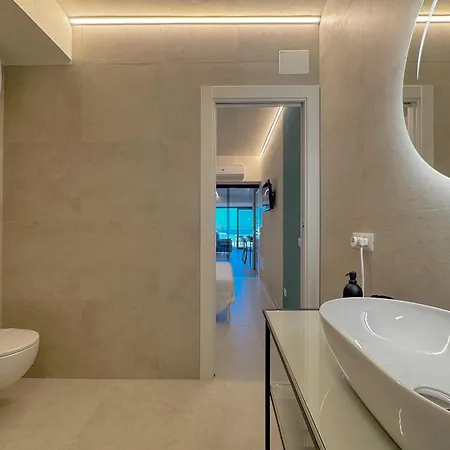 Beachfront, Stunning View And Parking * Porto SantʼElpidio