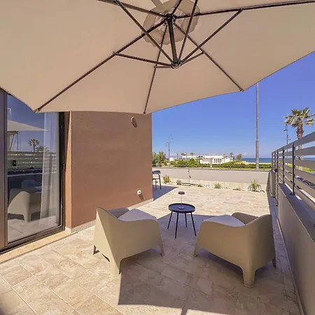 Beachfront, Stunning View And Parking