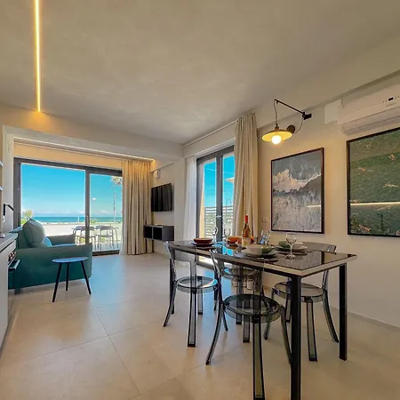 Beachfront, Stunning View And Parking * Porto SantʼElpidio