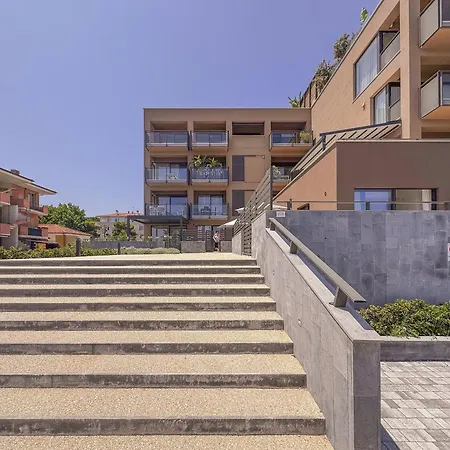 Beachfront, Stunning View And Parking *