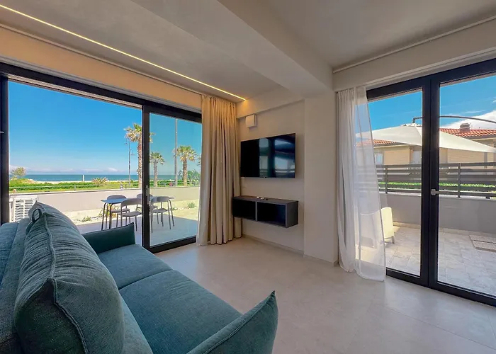 Apartment Beachfront, Stunning View&parking Porto SantʼElpidio