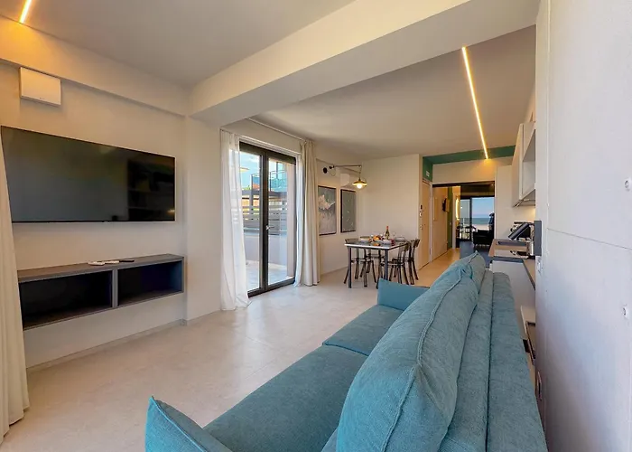 Apartment Beachfront, Stunning View&parking *