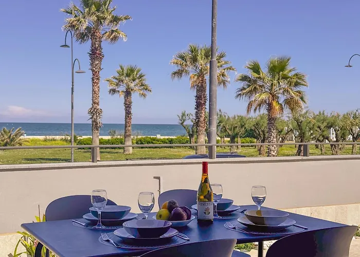 Apartment Beachfront, Stunning View&parking *