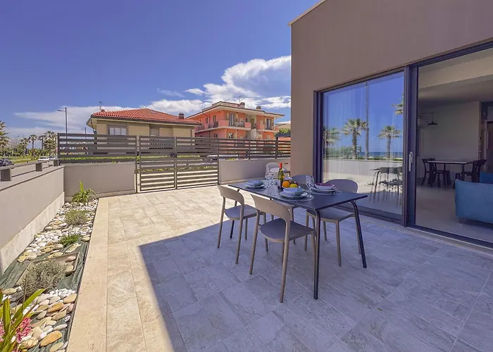 Apartment Beachfront, Stunning View&parking