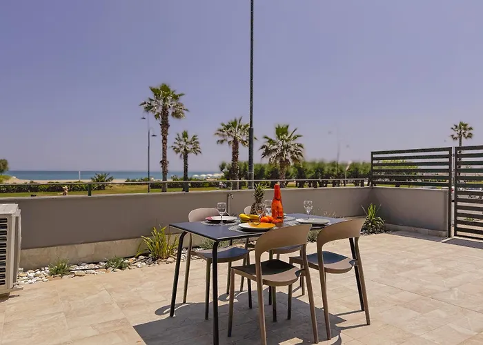 Beachfront, Stunning View&parking Porto SantʼElpidio