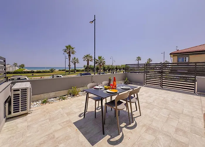 Beachfront, Stunning View&parking * Porto SantʼElpidio