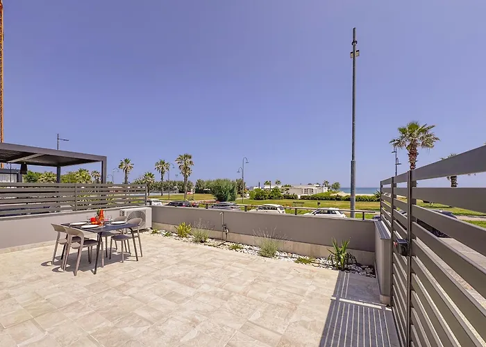 Beachfront, Stunning View&parking